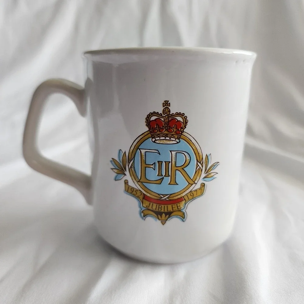 Queen Elizabeth II Silver Jubilee‎ 1952 1977 Cup Coffee Tea Mug Vintage